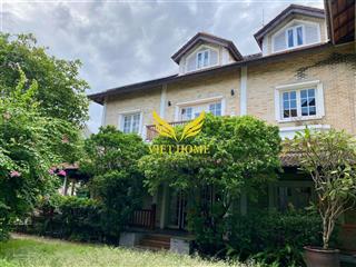 Cho thuê villa sân vườn nguyễn văn hưởng, thảo điền, 300m2, giá 180tr, trệt, 1 lầu, 4pn, 6wc