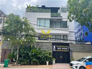 Cho thuê villa mt nguyễn văn hưởng, 20 x 70m, giá 8000usd ~ 200tr/tháng, trệt, 2 lầu, sân vườn