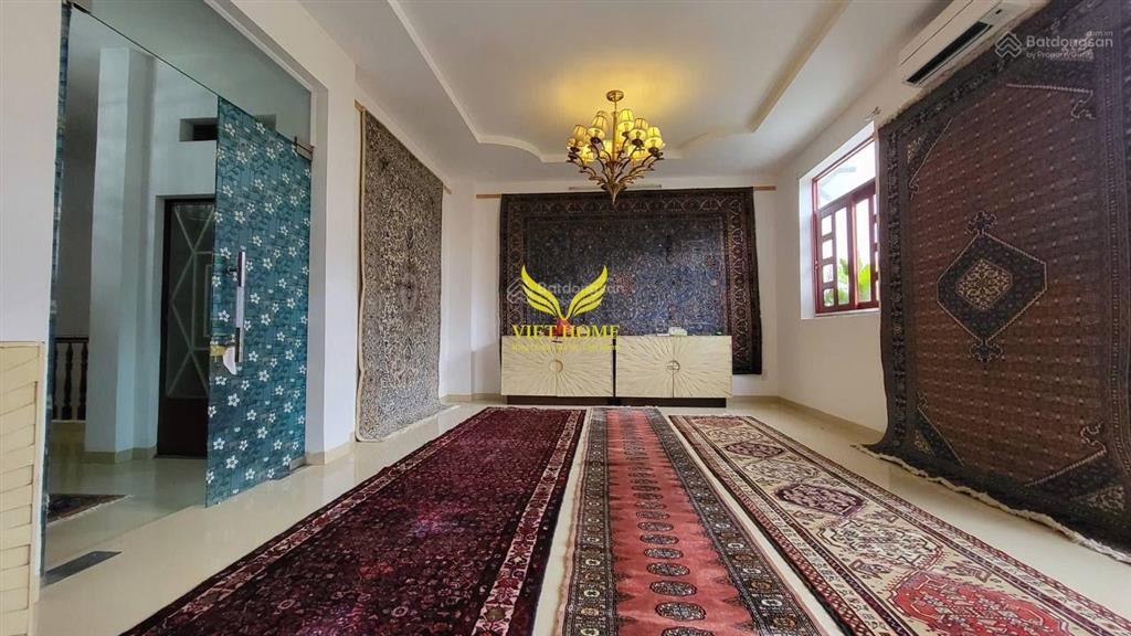 Cho thuê villa kinh doanh nguyễn văn hưởng, 8x20m, giá 70tr, 3 tầng, 5pn, 5wc, sân vườn rộng.