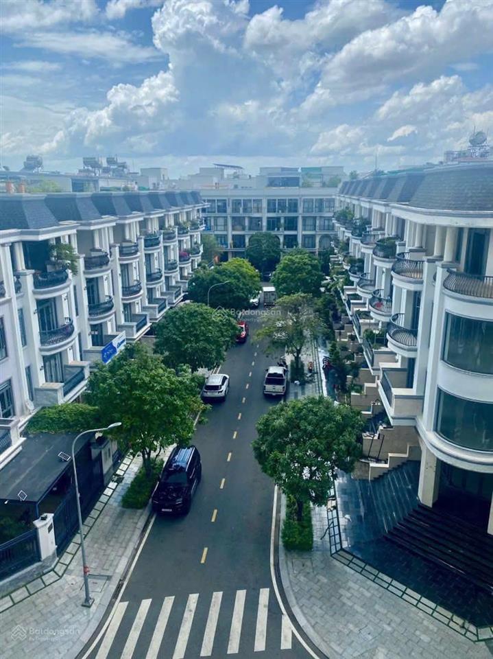 Nhà bán gửi bán giá tốt tại vạn phúc city chỉ 19,5 tỷ. nhấp vào để xem chi tiết