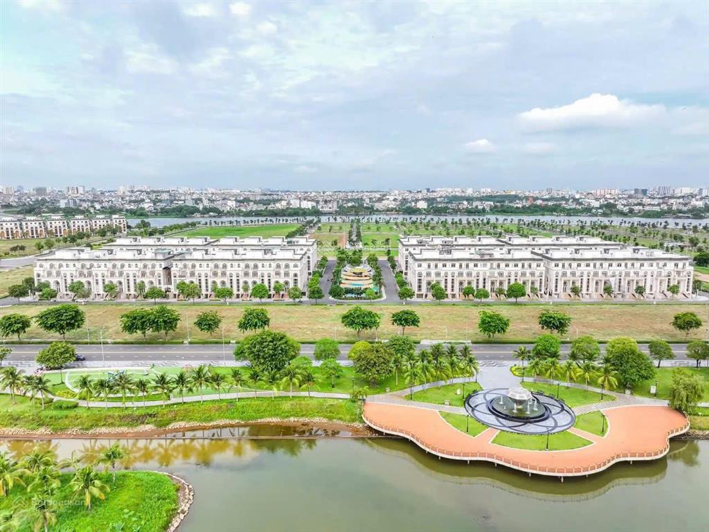 Nhà bán gửi bán giá tốt tại vạn phúc city chỉ 19,5 tỷ. nhấp vào để xem chi tiết