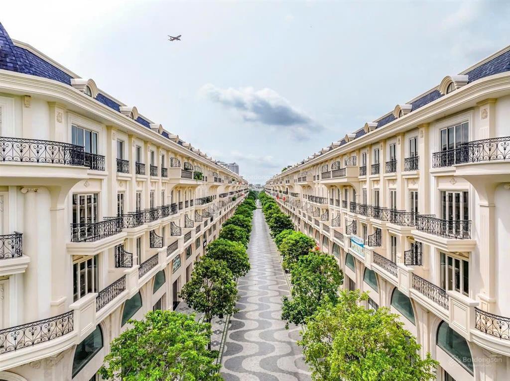 Nhà bán gửi bán giá tốt tại vạn phúc city chỉ 19,5 tỷ. nhấp vào để xem chi tiết