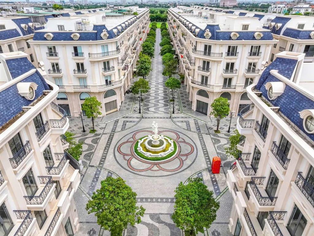 Nhà bán gửi bán giá tốt tại vạn phúc city chỉ 19,5 tỷ. nhấp vào để xem chi tiết