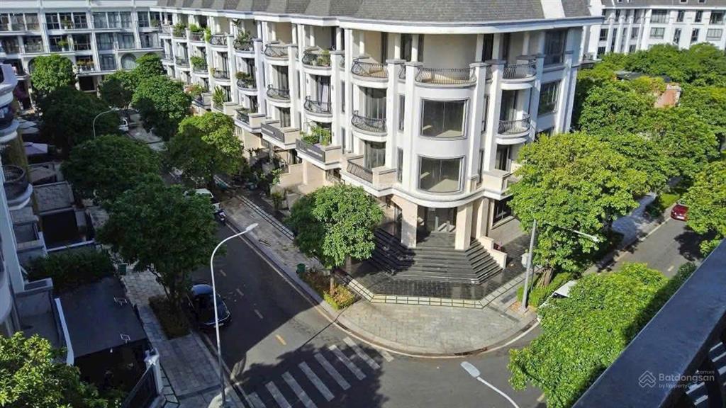 Nhà bán gửi bán giá tốt tại vạn phúc city chỉ 19,5 tỷ. nhấp vào để xem chi tiết