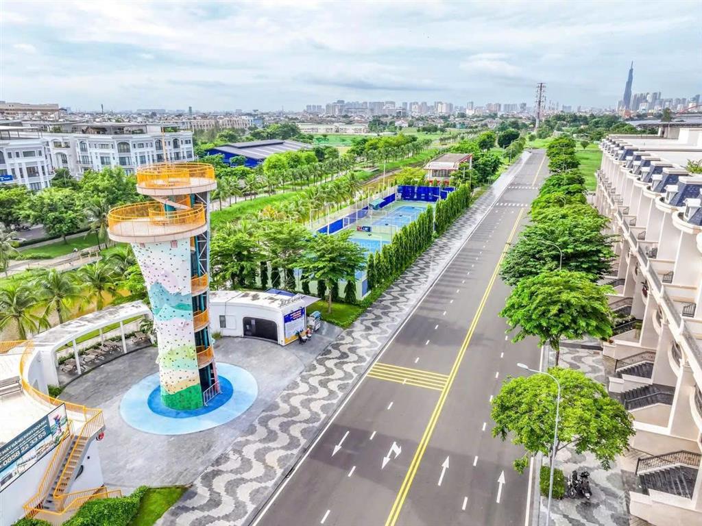 Nhà bán gửi bán giá tốt tại vạn phúc city chỉ 19,5 tỷ. nhấp vào để xem chi tiết