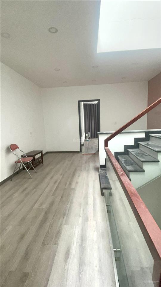 Cho thuê nhà đường số 8, trường thọ, thủ đức,4,8x38m, xe tải ngủ trong sân, phù hợp vp