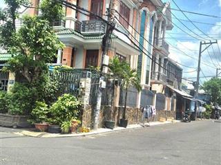 Bán biệt thự đẹp 8,5m x18m.xây bán hầm ,2 lầu góc 2 mặt tiền đường nhựa 12m.gần chợ, hiệp thành.q12