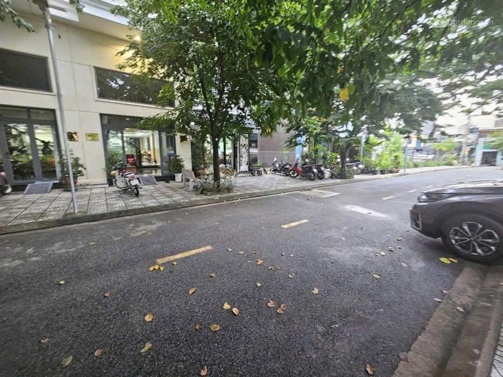 Bán nhà đẹp 4,2m x17m.xây 1 lửng,3 lầu .đường nhựa 12m có vỉa hè kpl đẹp đường ta16.quận 12