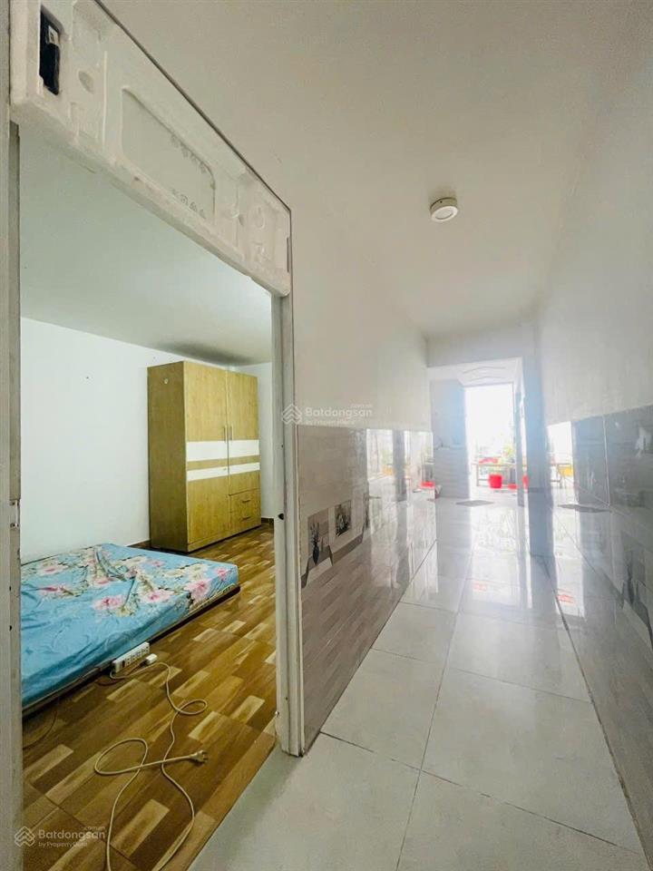 Bán nhà đẹp 5m x 26m .xây 3 lầu mặt tiền đường trần thị cờ. phường thới an. q12