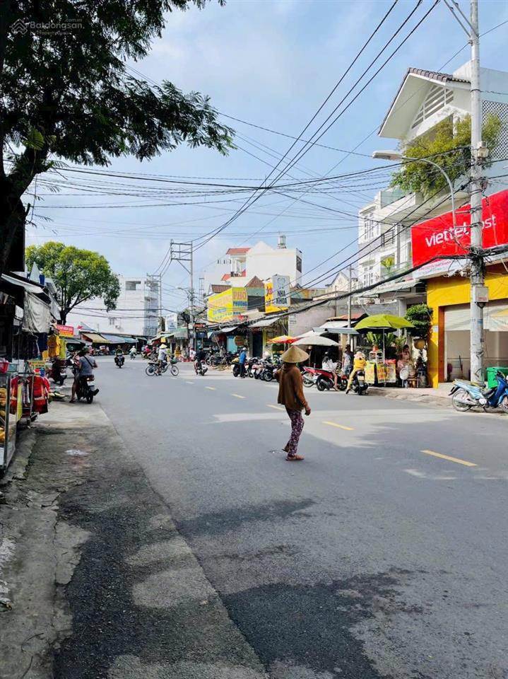 Bán nhà đẹp 5m x 26m .xây 3 lầu mặt tiền đường trần thị cờ. phường thới an. q12