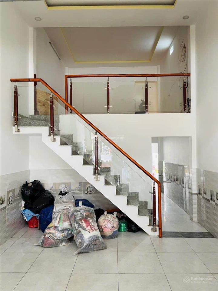 Bán nhà đẹp 5m x 26m .xây 3 lầu mặt tiền đường trần thị cờ. phường thới an. q12