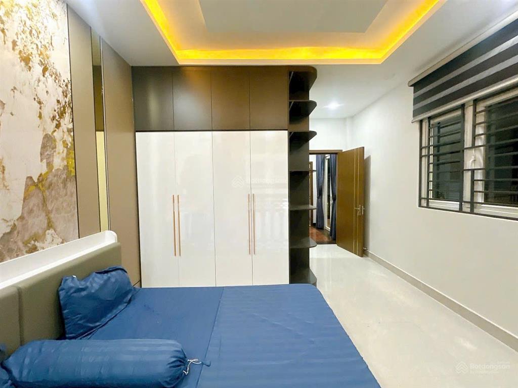 Bán nhà phố mặt tiền 4x25m.xây 3 lầu ngay lê thị riêng,phường thới an.q12. 0902 683 ***