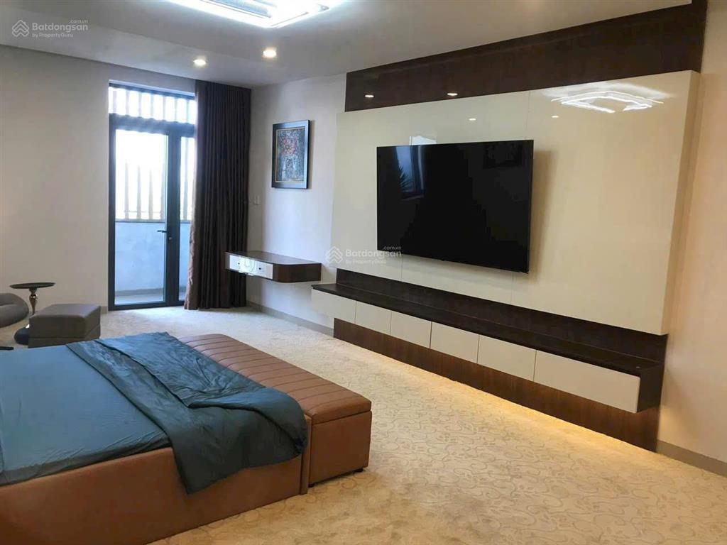 Siêu phẩm mặt tiền có thang máy ngang 5m.đúc 5 tầng nội thất nhập khẩu, đường hiệp thành 18.q12