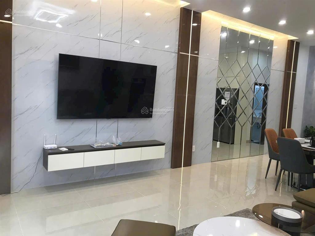 Siêu phẩm mặt tiền có thang máy ngang 5m.đúc 5 tầng nội thất nhập khẩu, đường hiệp thành 18.q12