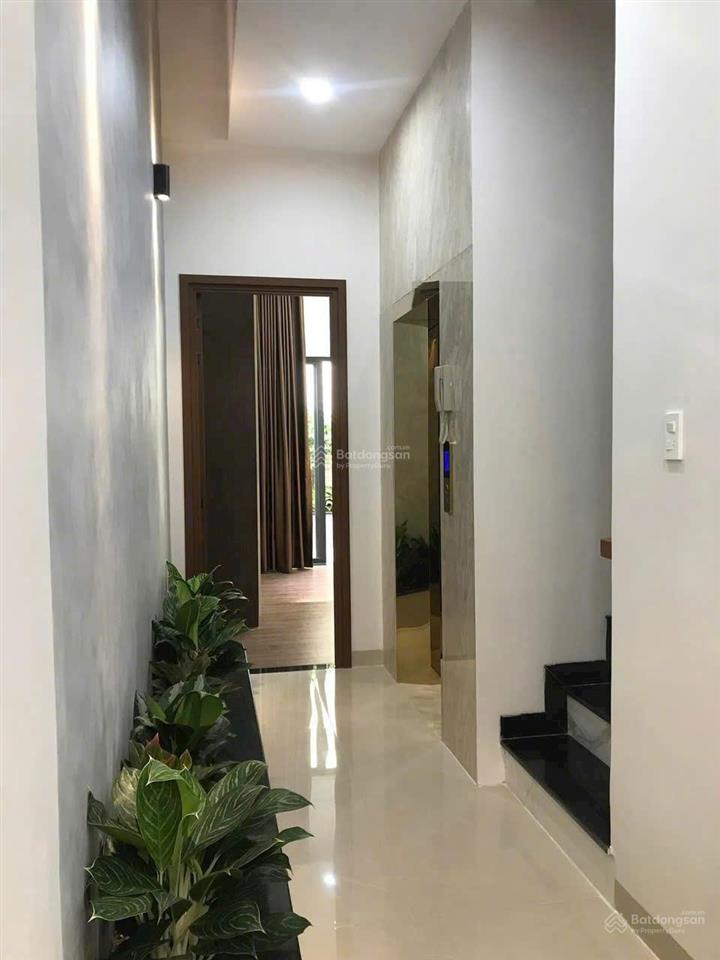 Siêu phẩm mặt tiền có thang máy ngang 5m.đúc 5 tầng nội thất nhập khẩu, đường hiệp thành 18.q12