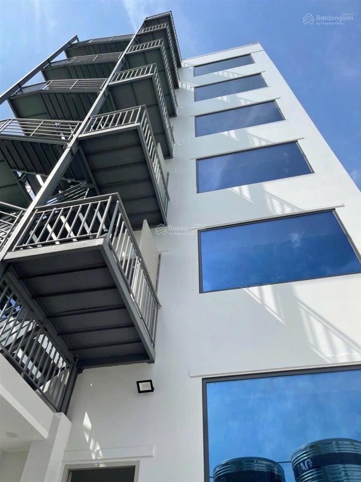 Bán gấp tòa nhà vp(9m x 30m)úc 7 lầu. có thang máy mặt tiền đường trần thị cờ, phường thới an, q12