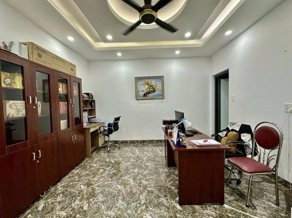 Bán nhà 5 tầng, thang máy, dt 115m² gồm 7pn, nội thất xịn, giá 12,5 tỷ.  0917 288 ***