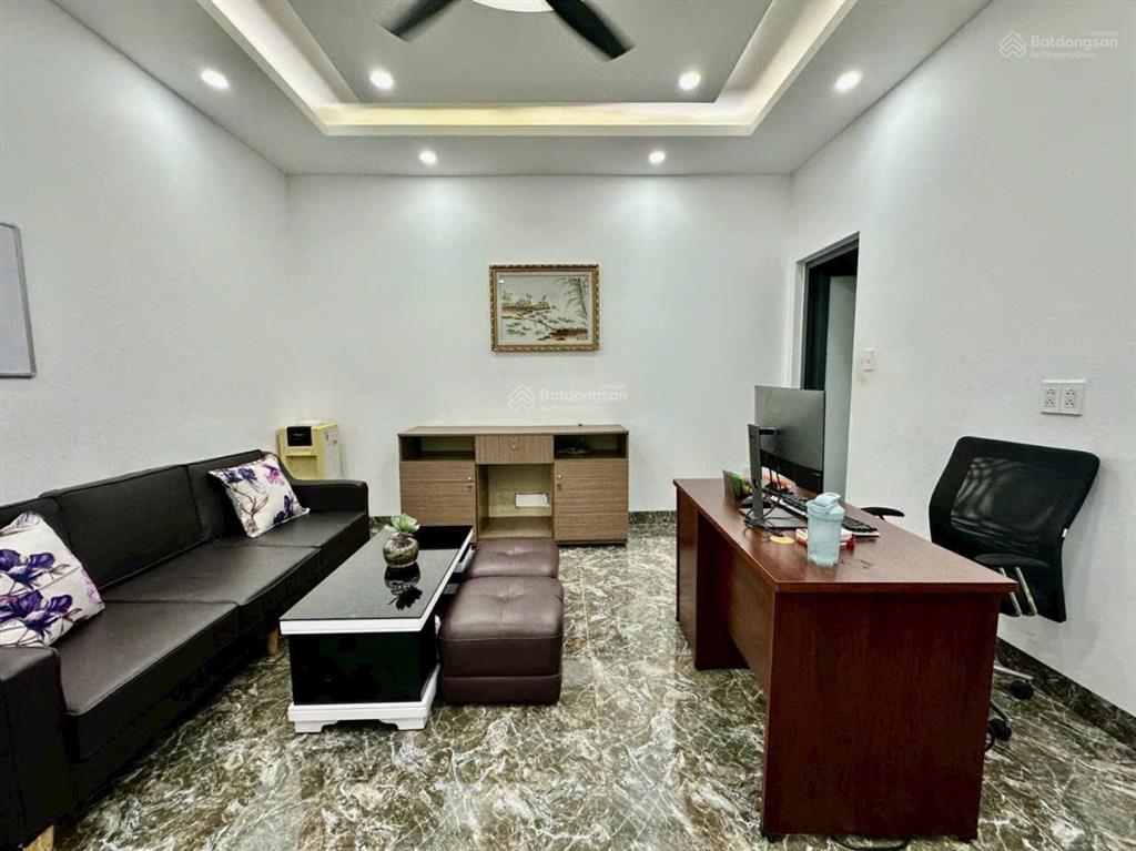 Bán nhà 5 tầng, thang máy, dt 115m² gồm 7pn, nội thất xịn, giá 12,5 tỷ.  0917 288 ***