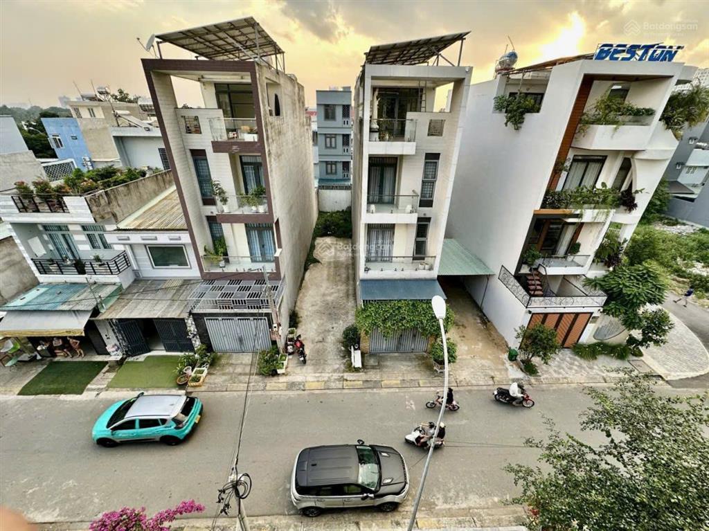 Bán nhà 5 tầng, thang máy, dt 115m² gồm 7pn, nội thất xịn, giá 12,5 tỷ.  0917 288 ***