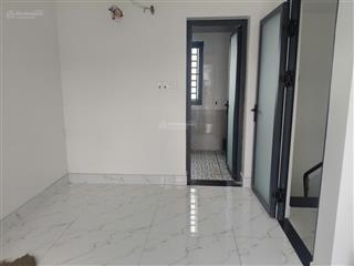 Cho thuê nhà nguyên căn 4 tầng, 85m2 gồm 5pn giá 14.5tr.  0917 288 ***, nhận kg.