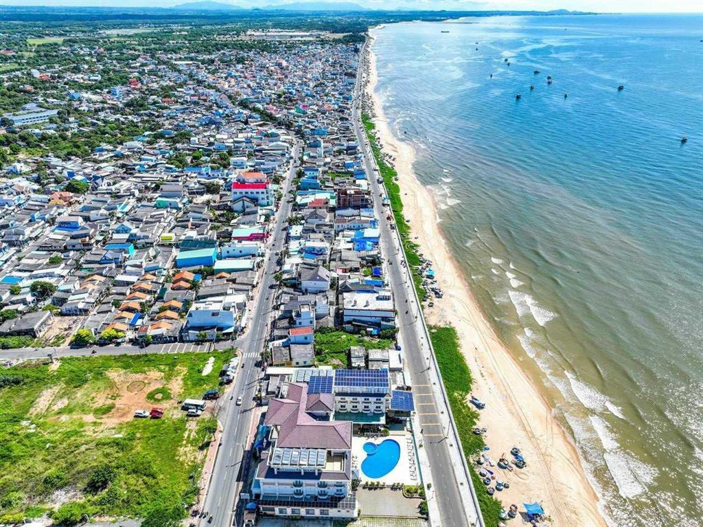 Lô góc siêu đẹp mặt tiền bờ kè phước hải, view biển. tiện kinh doanh, xây khách sạn