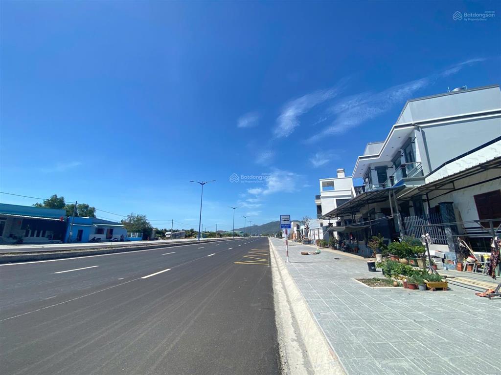 Bán đất mặt tiền đường ven biển vũng tàu  bình châu (đường 42m) cách biển phước hải 3 chỉ phút