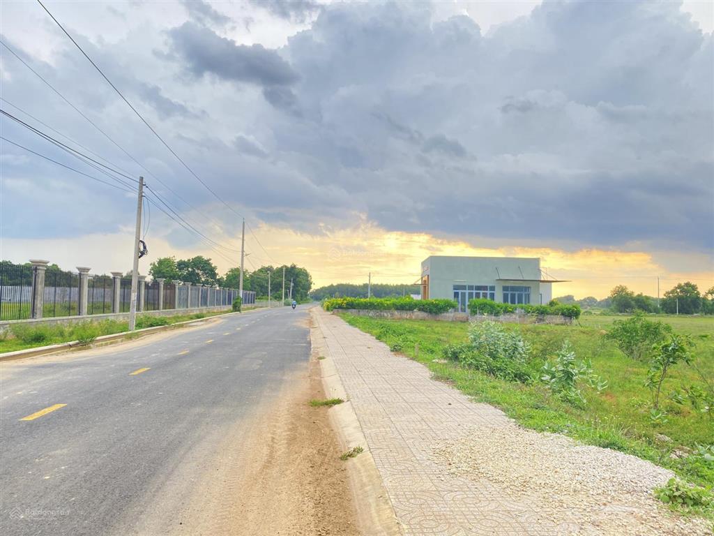 Giá tốt đầu tư  bán đất ven biển hồ tràm, mặt tiền đường nhựa oda. dt 826m2 (sẵn 200m2 thổ cư)