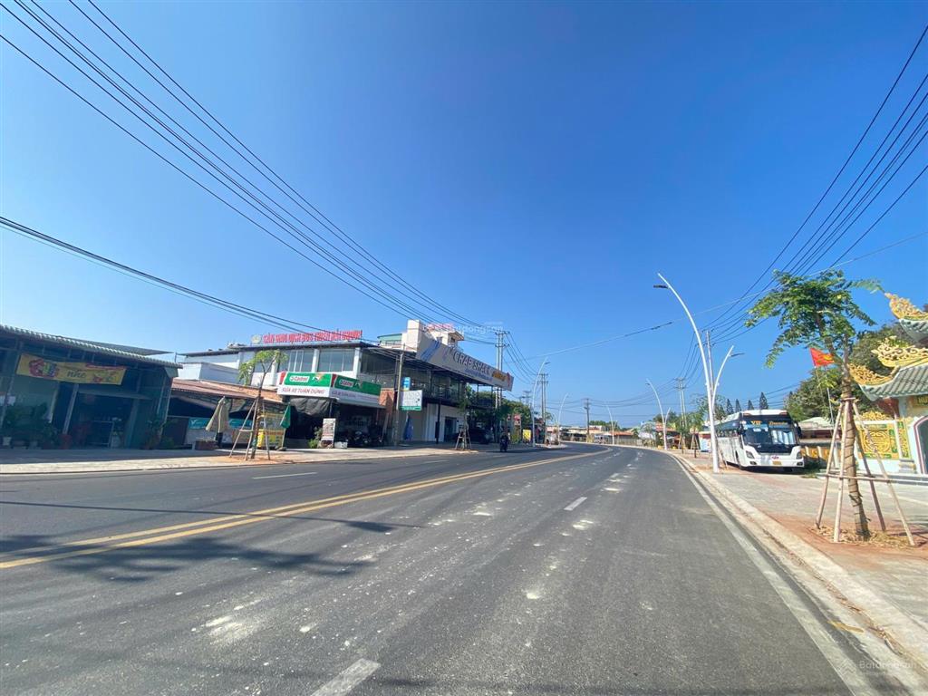 Giá tốt đầu tư  bán đất ven biển hồ tràm, mặt tiền đường nhựa oda. dt 826m2 (sẵn 200m2 thổ cư)