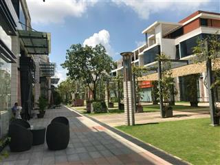 Cần bán rẻ căn biệt thự galleria 18a nguyễn hữu thọ, nhà bè. dtsd gần 900m2 có hầm riêng