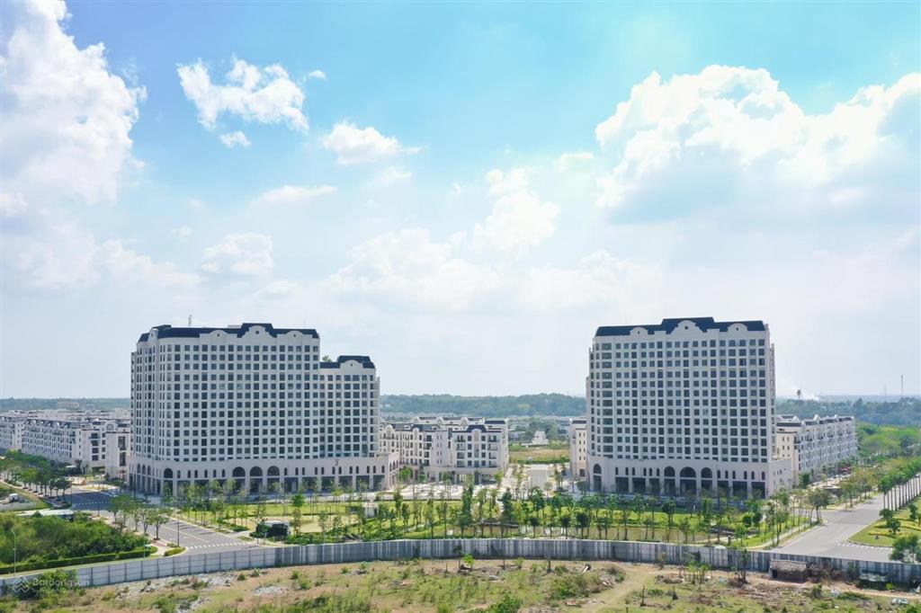 Bán căn hộ chung cư view hồ bơi tuyệt đẹp giá cực kỳ tốt