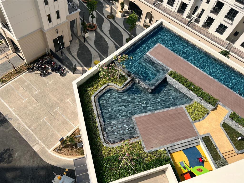 Bán căn hộ chung cư view hồ bơi tuyệt đẹp giá cực kỳ tốt