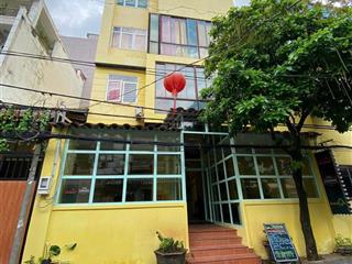 Bán nhà nằm ở phố tây thảo điền  q2 đang có doanh thu tốt  0916 754 ***