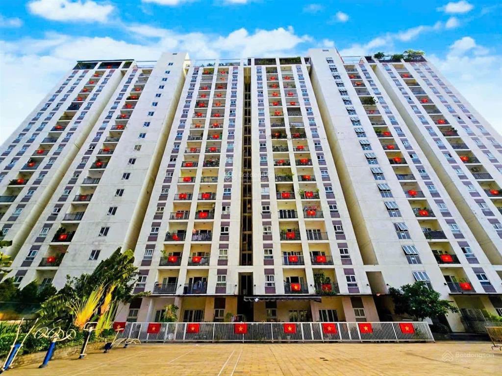 Bán căn nhà ở xã hội cc bộ công an q2 dt 67 m2 giá 4,5 tỷ