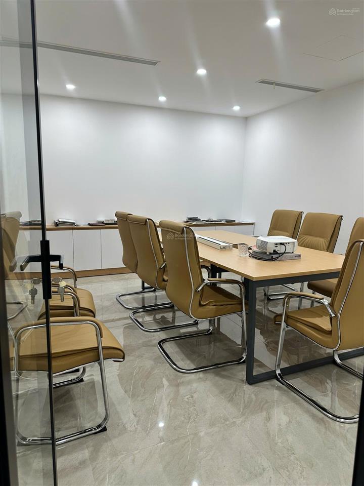 Cho thuê văn phòng 100m2, mặt tiền đường xuân tảo, nguyễn văn huyên kéo dài, để xe oto thoải mái