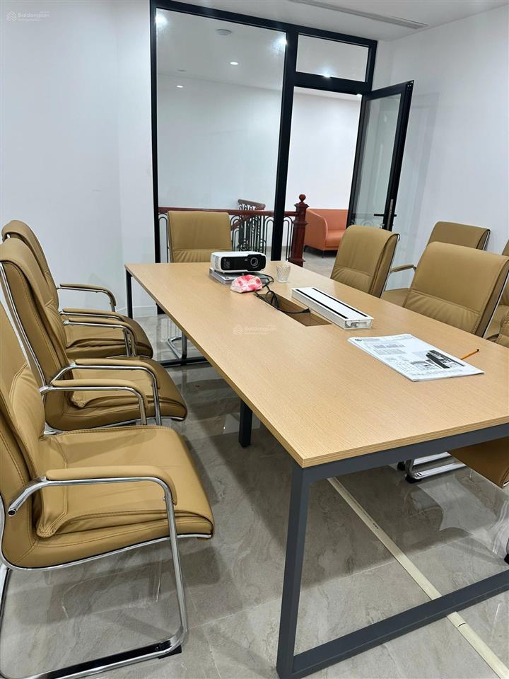 Cho thuê văn phòng 100m2, mặt tiền đường xuân tảo, nguyễn văn huyên kéo dài, để xe oto thoải mái