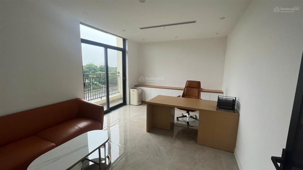 Cho thuê nguyên tầng 100m2, mặt tiền đường xuân tảo, nguyễn văn huyên kéo dài, để xe ô tô thoải mái