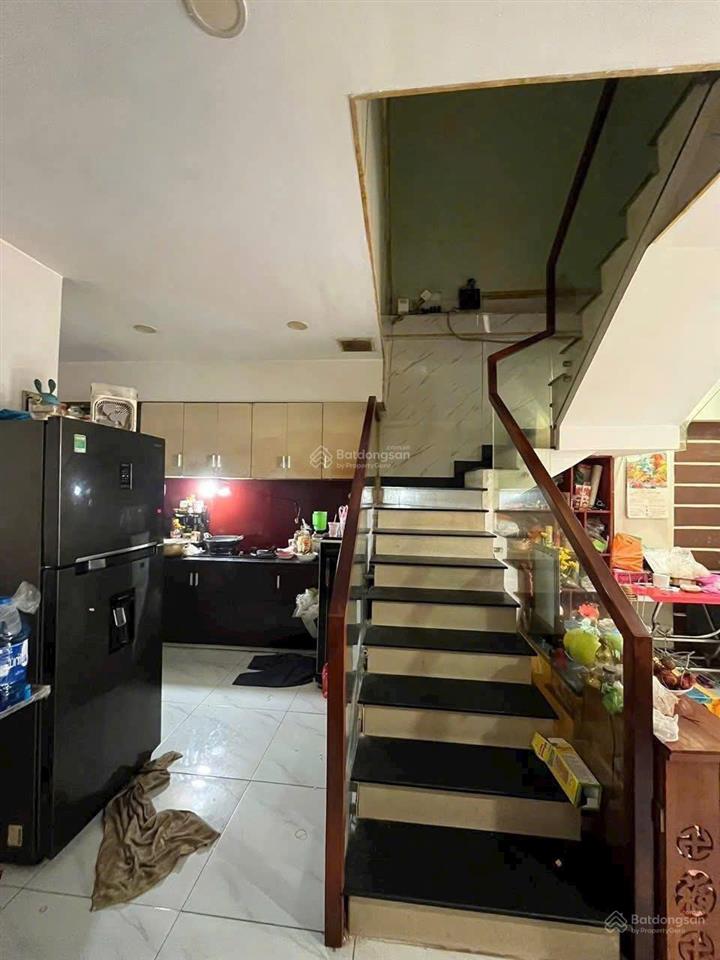 Chủ ngộp gởi bán nhà 1 trệt 1 lầu căn góc 2 mặt tiền 6x17=102m2, đã hoàn công,sổ riêng, 3 phòng ngủ