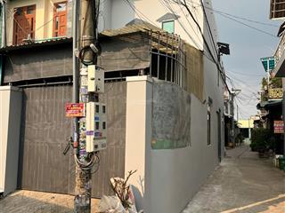 Chốt nhanh trong tuầnnhà 1 trệt 1 lửng góc 2 mặt tiềm hẻm thông,70.2m2,đã hoàn công, sân ô tô,shr
