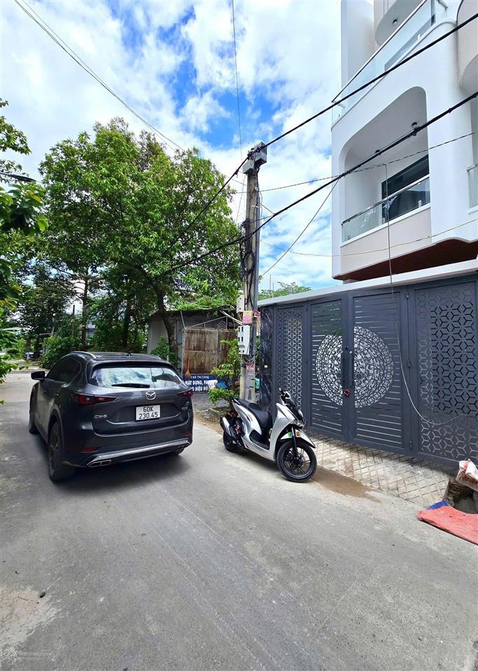 Chủ gởi bán nhà 1 trệt 2 lầu mới xây p. bửu hòa, 4,4x16=72m2, sổ riêng, đã hoàn công, tặng nội thất