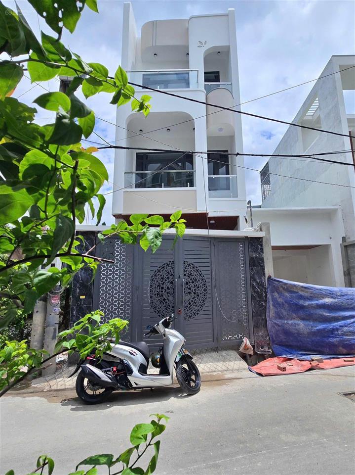 Chủ gởi bán nhà 1 trệt 2 lầu mới xây p. bửu hòa, 4,4x16=72m2, sổ riêng, đã hoàn công, tặng nội thất