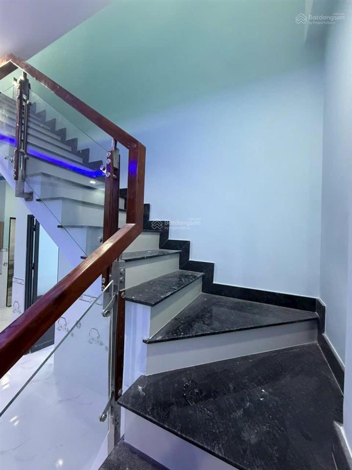 Chủ gửi bán nhà 1 trệt 1 lầu gần chợ tân vạn (p. biên hoà) 63m2, hẻm kia morning 3pn tặng nội thất