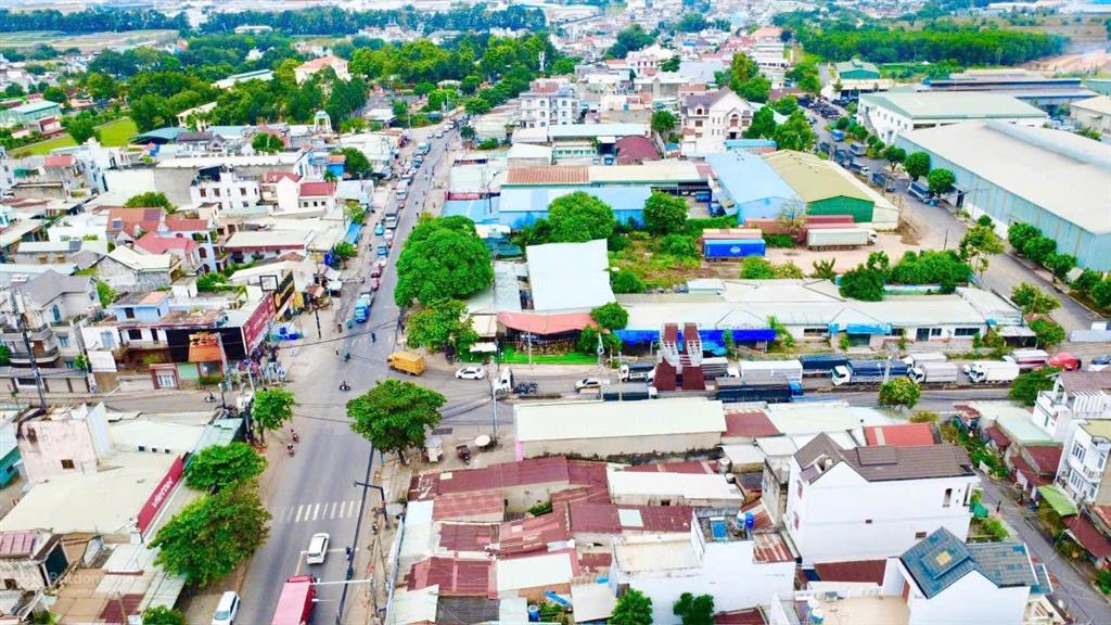 Chủ gởi mặt tiền 1 trệt 1 lầu bùi văn hoà b752, gần ngã đèn xanh đèn đỏ 8x45=355m2,sổ riêng,thổ cư