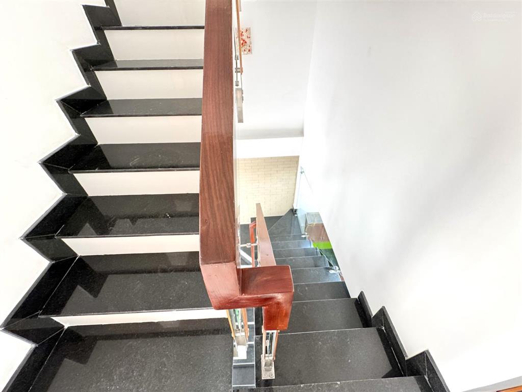 Chủ gởi bán nhà 1trệt 2 lầu mới xây đã hoàn công p. long bình tân, 4,5x15=65,8m2, 4pn, gần big c đn