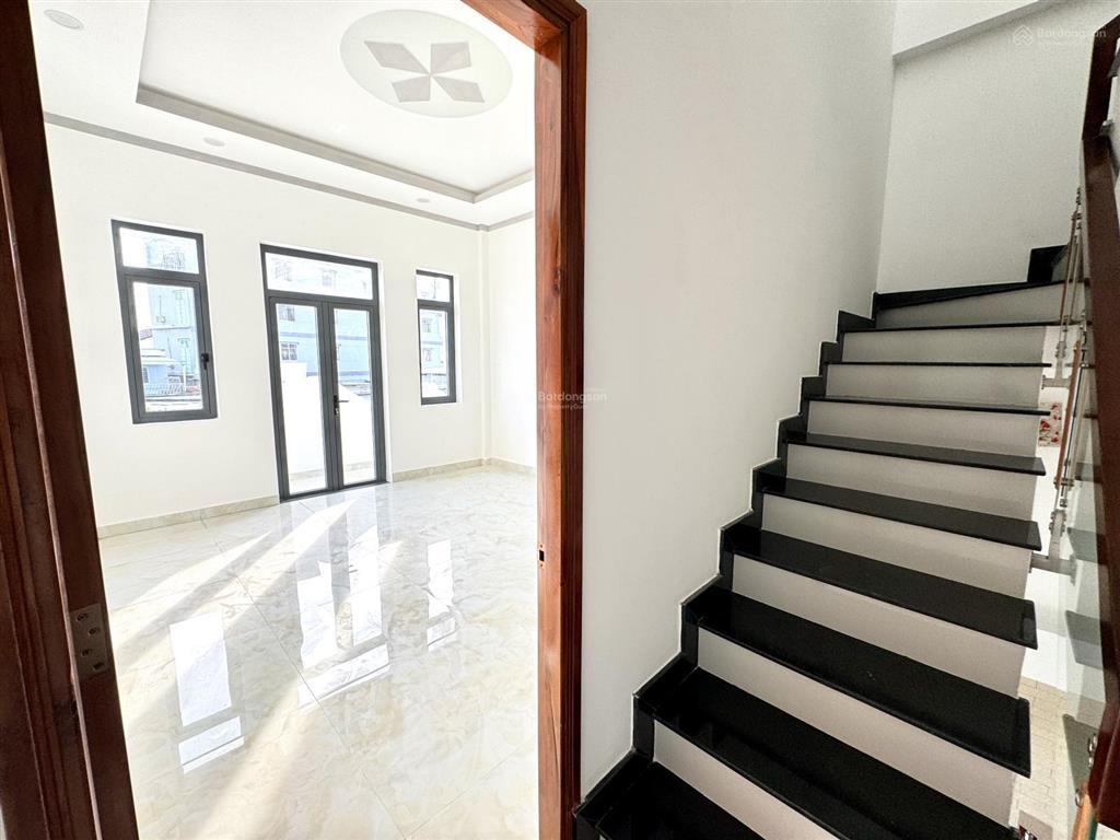Chủ gởi bán nhà 1trệt 2 lầu mới xây đã hoàn công p. long bình tân, 4,5x15=65,8m2, 4pn, gần big c đn