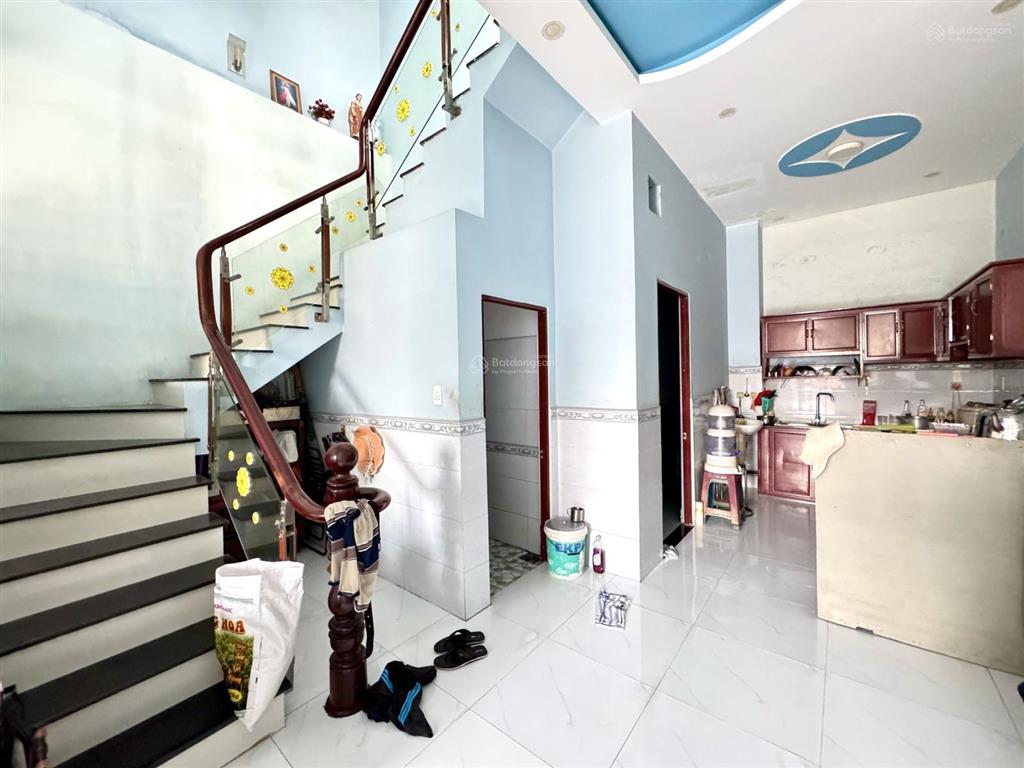 Chủ gởi bán nhà 1 trệt 1 lầu ngay chợ tân vạn,5,5x12=66m,2pn,thổ cư 100%,sổ riêng,vào ở ngay