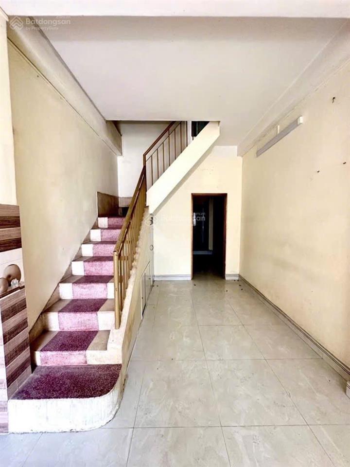 Chủ gửi bán nhà bửu hoà 1 trệt 1 lầu mặt tiền chợ đồn, 3x16,5=47.8m2 sổ riêng thổ cư 100%, kd ok