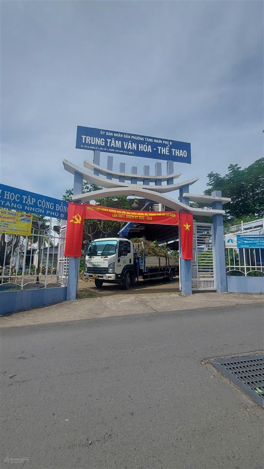 Nhà đẹp giá tốt mặt tiền 3 tầng đường 5 gần vincom quận 9 chợ kiến thiết ngã 4 tđ 3pn 3wc đường 12m