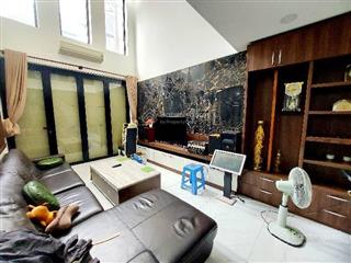 Nhà đẹp đón tết 7 x 18m  3 lầu gần mt hoàng hoa thám  vào trung tâm thuận tiện