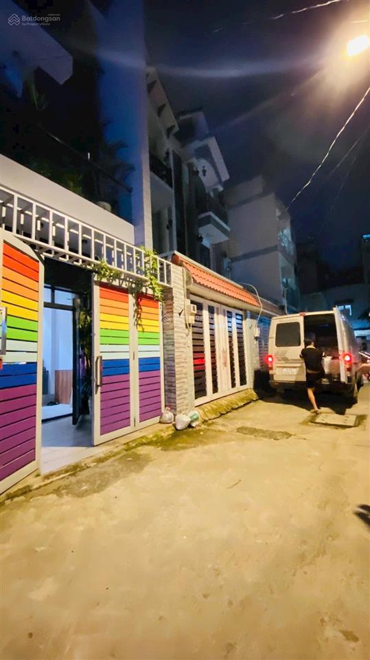 Nhà 3 tầng ngay 4s linh đông sát phạm văn đồng hẻm thông oto nhà mới sổ hồng hoàn công