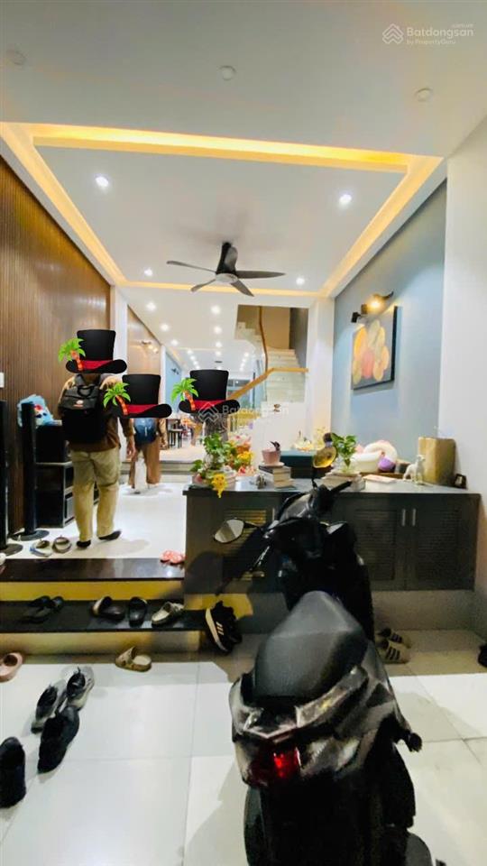 Nhà 3 tầng ngay 4s linh đông sát phạm văn đồng hẻm thông oto nhà mới sổ hồng hoàn công